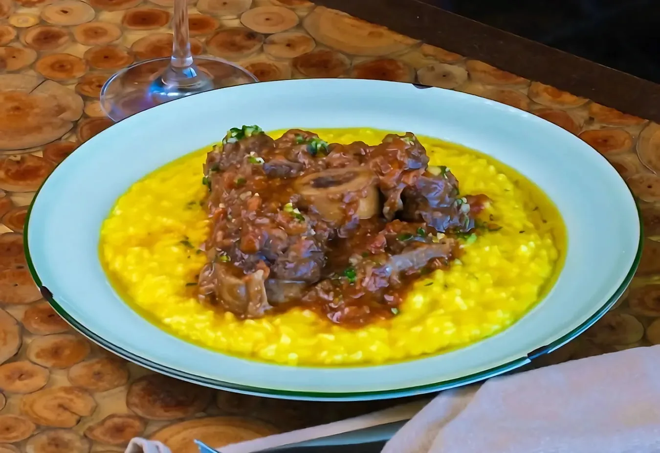 Ossobuco Con Risotto Allo Zafferano