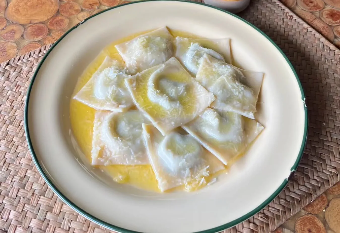 Ravioli Ricotta Spinaci Burro E Parmigiano